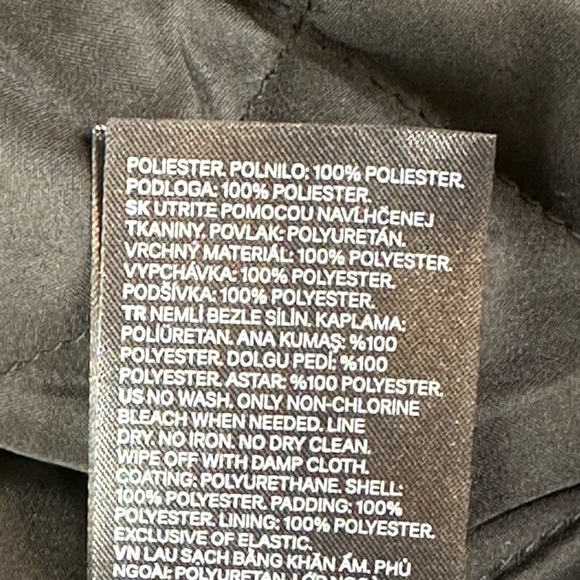 H&M Divided Black Vegan Vest Snap Front Faux Leather Oversized R Appliqué XS - Picture 12 of 16